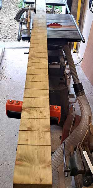 Cutting kerfs in curved rim joist